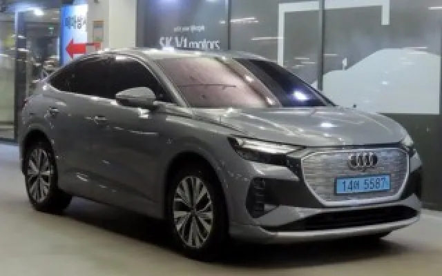 인천중고차구입대출 Q4 e-트론 40 스포트백 매물 사진 1 - 2024/08 54,179km