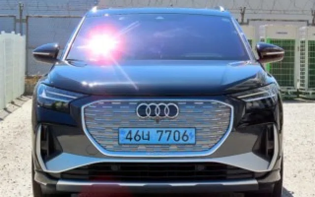 인천중고차구입대출 Q4 e-트론 40 프리미엄 매물 사진 1 - 2024/08 30,065km